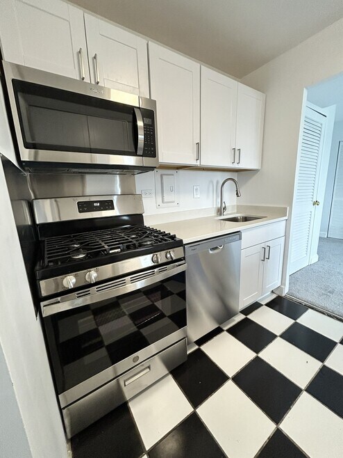 Building Photo - 5340 Holmes Run Pkwy