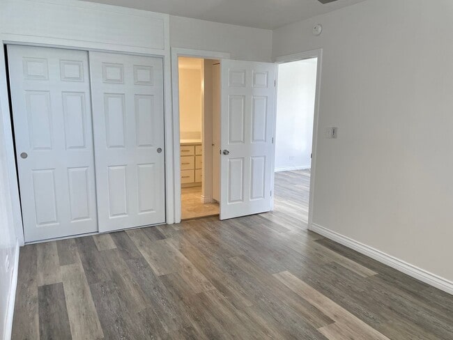 Building Photo - Newly Renovated 2-Bedroom Condo with Ala W...