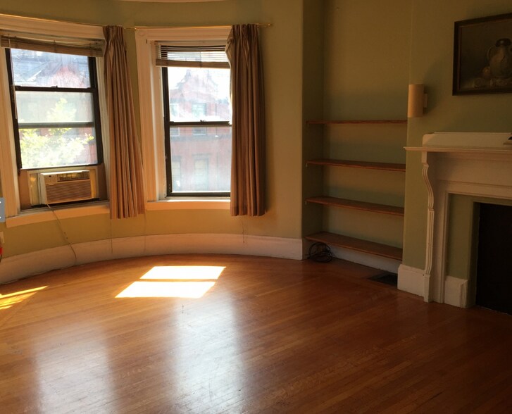 Building Photo - 429 Marlborough St