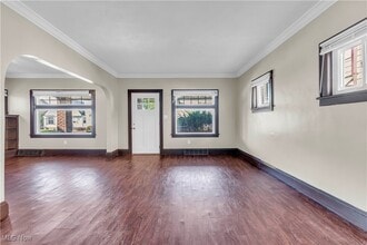 Building Photo - 4931 E 109th St