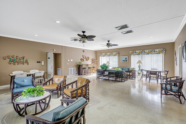 Building Photo - 5570 Tamberlane Cir