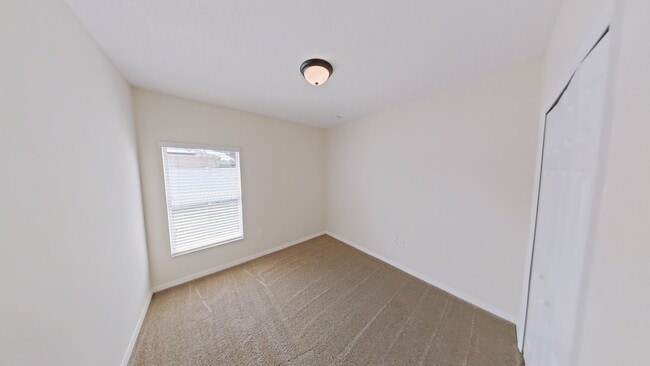 Building Photo - Nice 3/2 in Poinciana