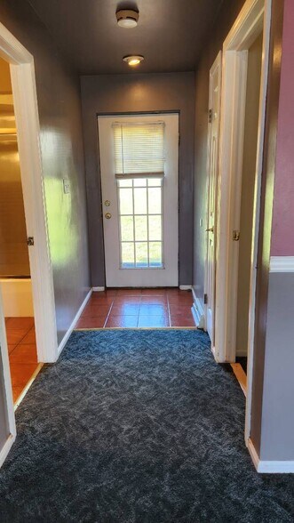 Building Photo - 1815 N 6th Ave