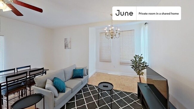 Building Photo - 109 Heath St