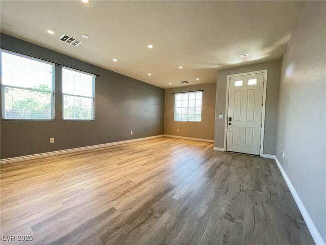 Building Photo - 6636 Sand Swallow St