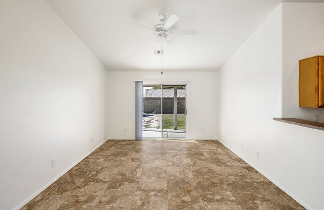 Building Photo - AVAILABLE NOW IN MESA RED MOUNTAIN AREA