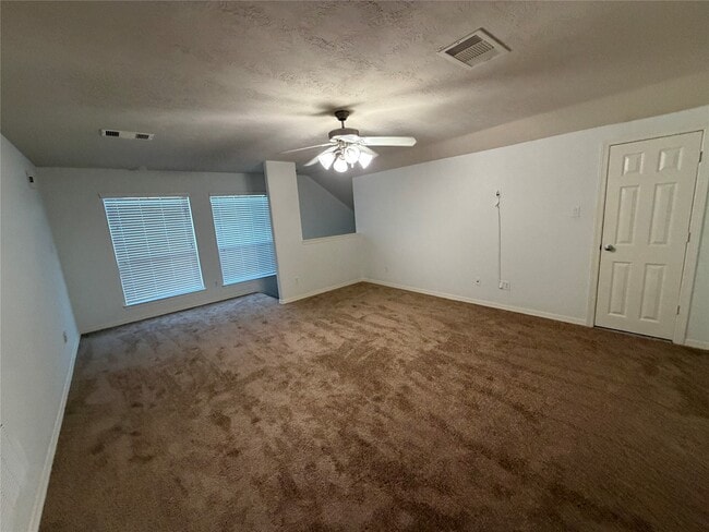 Building Photo - 11602 Royal Oaks Crossing