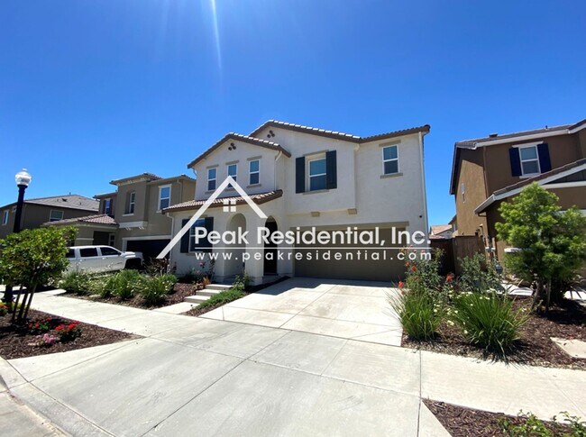 Building Photo - Newer North Natomas 4bd/3ba Home!