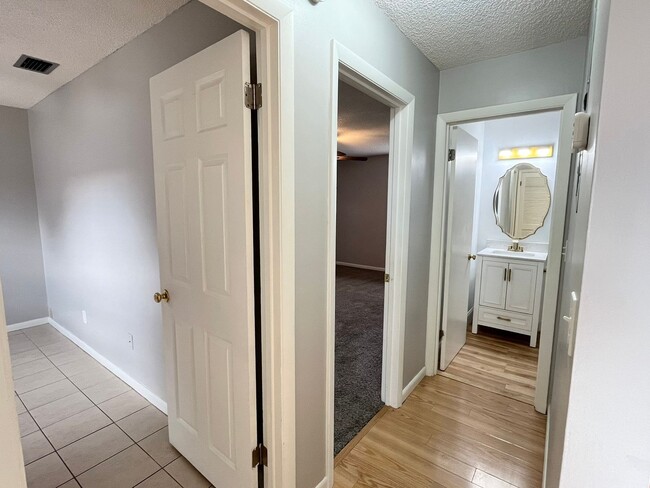 Building Photo - 116 Clifford Ave