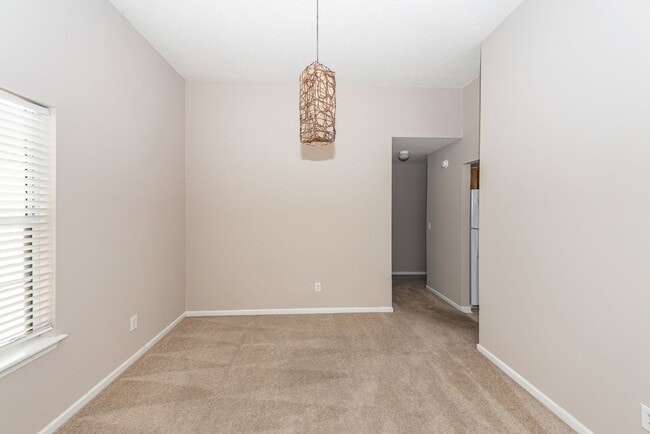 Building Photo - 3 Bedroom, 2 Bathroom Home in Whitehall - North Charleston