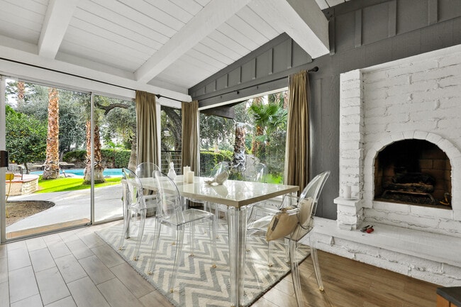 Building Photo - 261 Cordoba Way