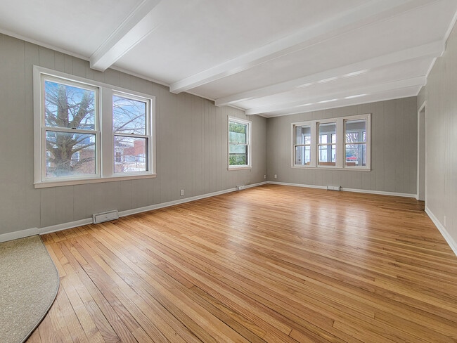 Building Photo - 3129 14th Ave