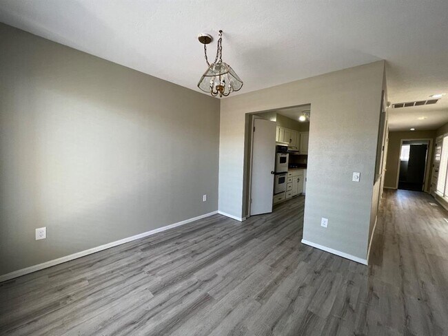 Building Photo - 1902 Three Stars Rd