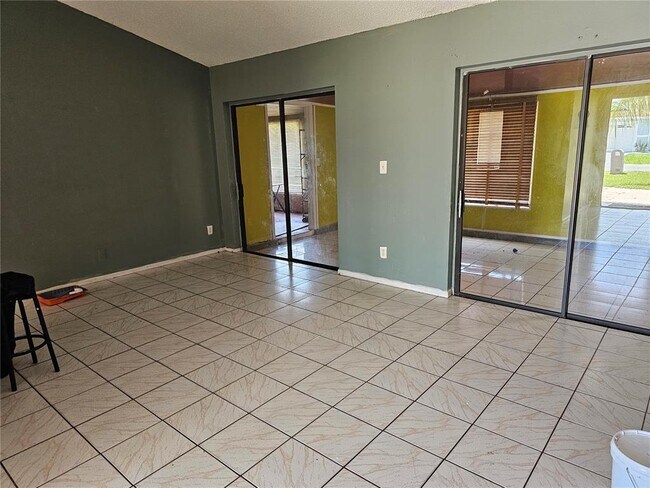 Building Photo - 102 Whitehall Way