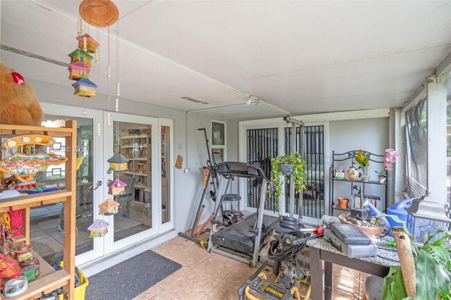 Building Photo - 17930 NE 6th Ave