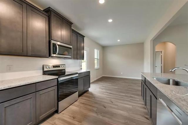 Building Photo - 1917 Lilac Dr