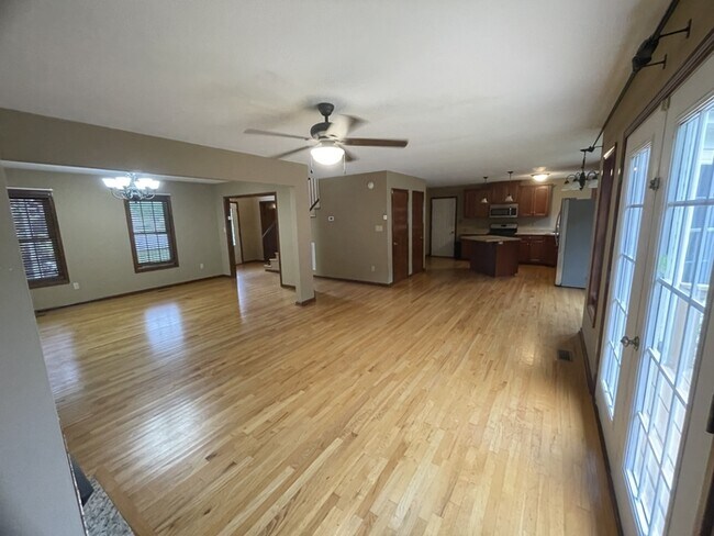 Building Photo - 1185 Eller Wood Dr
