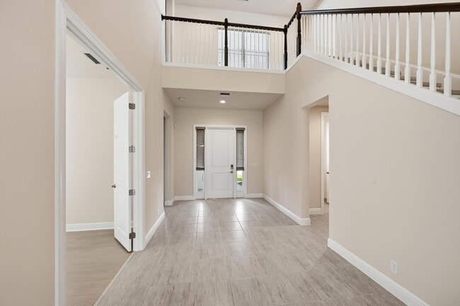 Building Photo - 9334 Crestview Cir