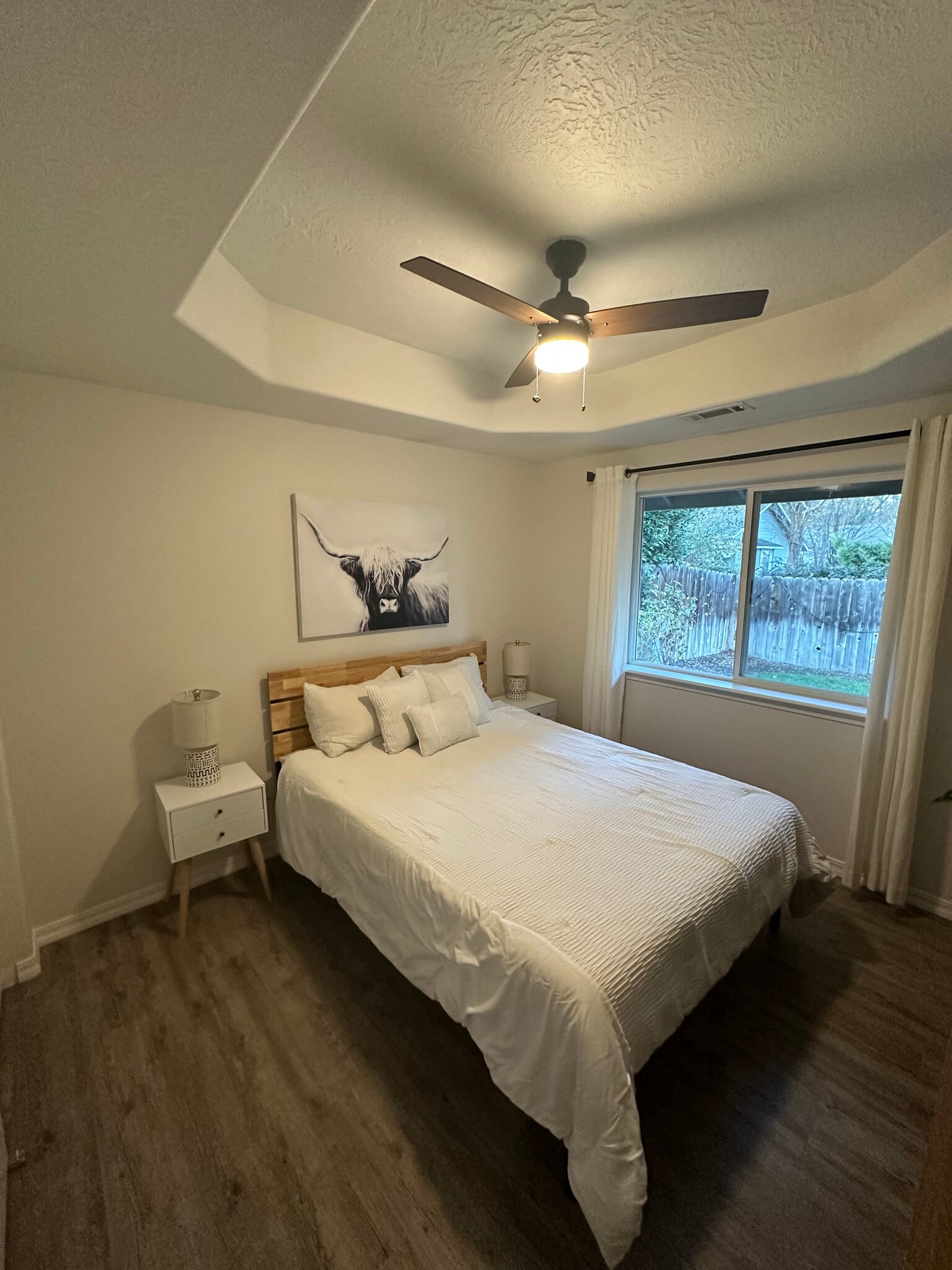 Building Photo - 1515 W Harbeck Rd