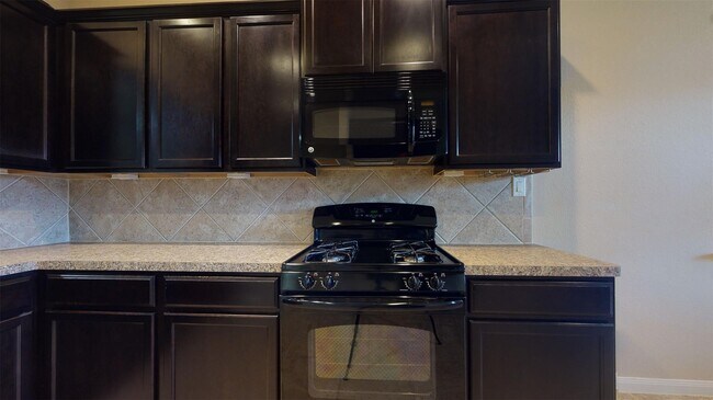 Building Photo - 14010 Cypress Meadows Dr