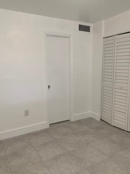 Building Photo - 19751 SW 114th Ave