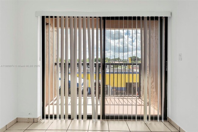 Building Photo - 3945 SW 89th Ave