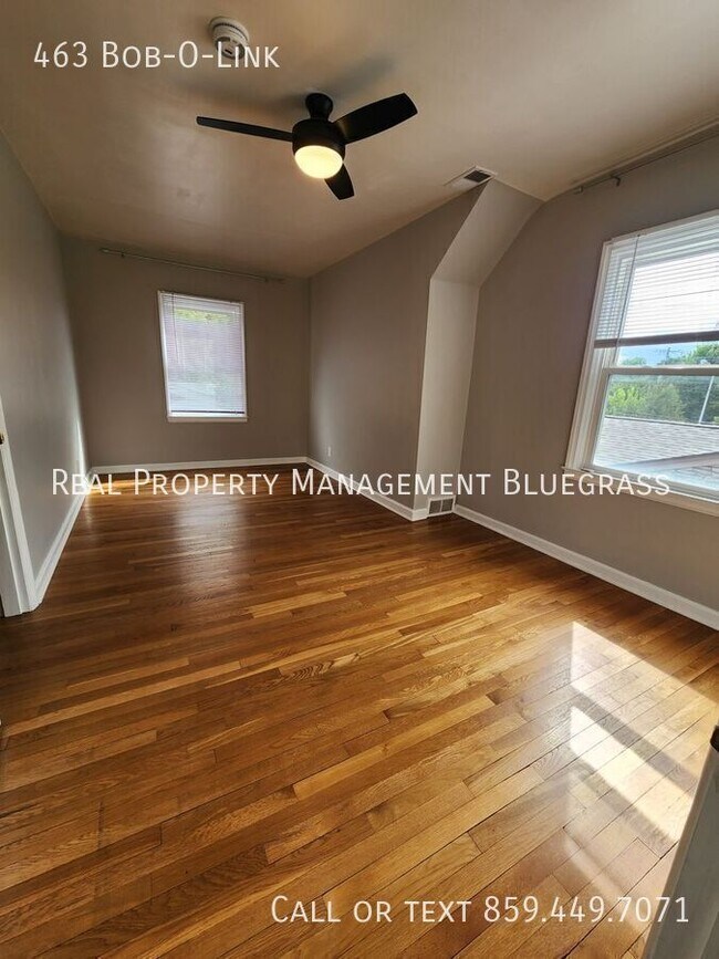 Building Photo - 463 Bob-O-Link-