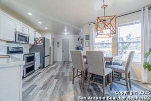 Building Photo - 9311 Mimosa Manor