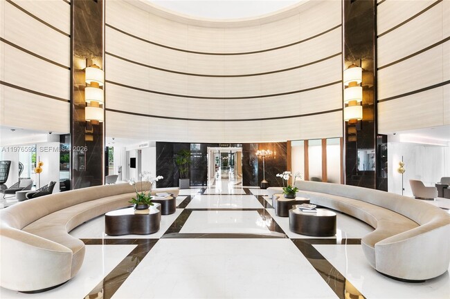 Building Photo - 300 South Pointe Dr