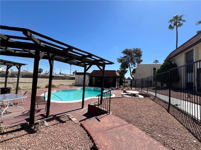 Building Photo - 1390 E Vegas Valley Dr