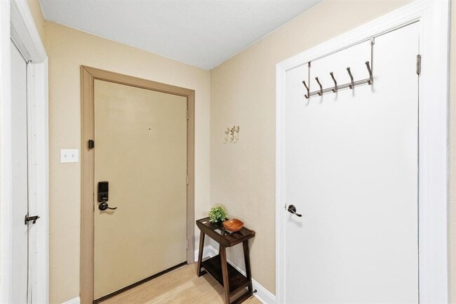 Building Photo - 7210 Towering Oaks Dr