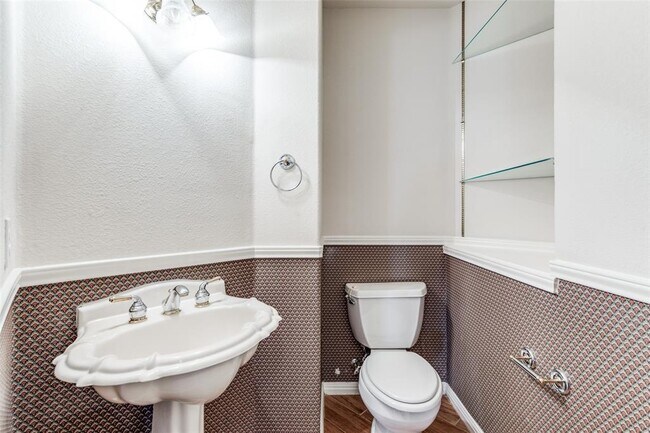 Building Photo - 6901 Bright Star Ln