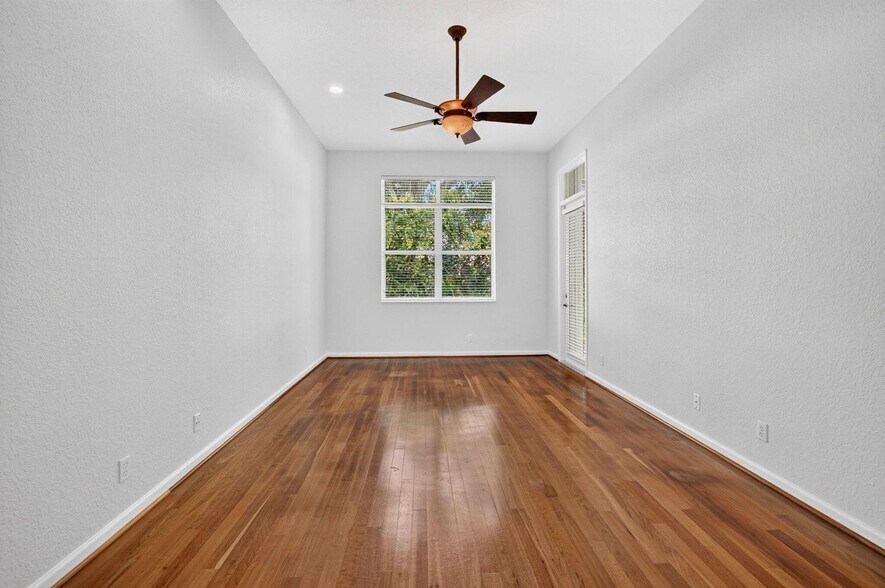 Building Photo - 5346 Vallejo Ter