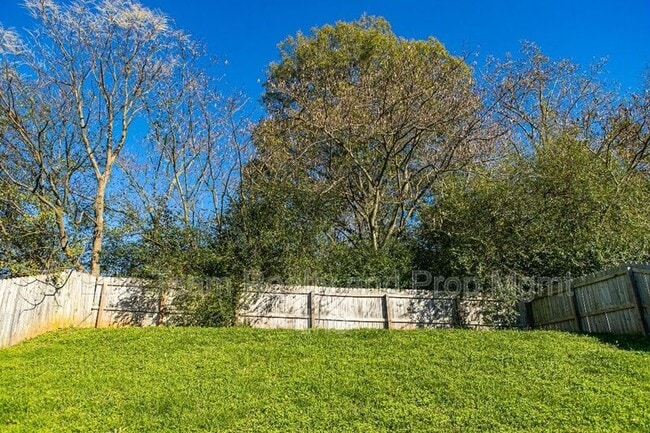 Building Photo - 2132 Mallard Woods Pl