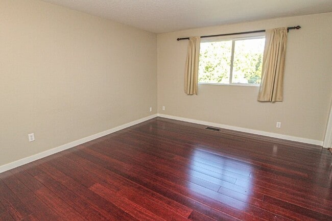 Building Photo - 17630 17th Dr SE