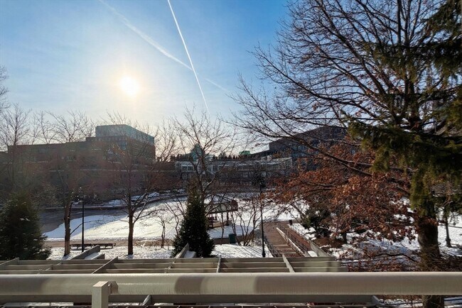 Building Photo - 4 Canal Park