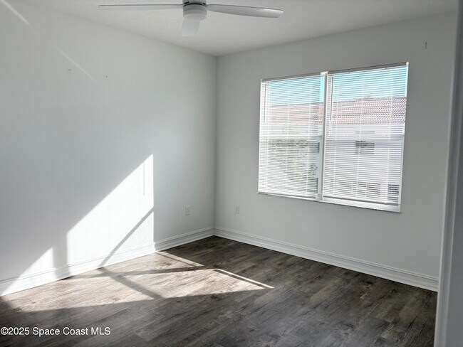 Building Photo - 1455 Isabella Dr