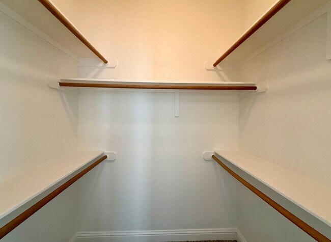 Building Photo - Meador-6916