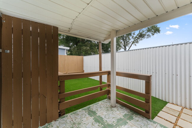 PRIVATE BACKYARD - 7513 N Cortez St