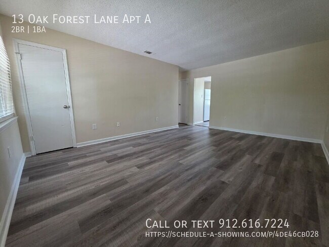 Building Photo - 13 Oak Forest Ln