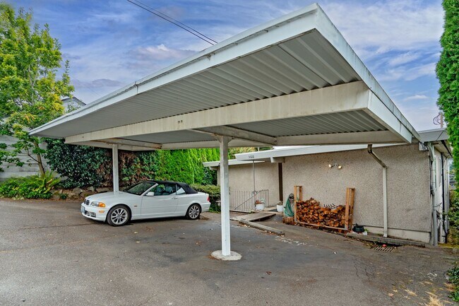 Building Photo - 3622 13th Ave W
