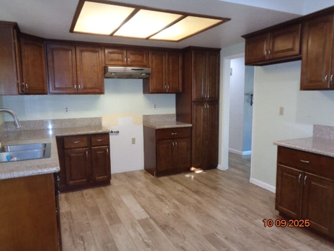 Building Photo - Modernized One Story Harris Home with Ingr...