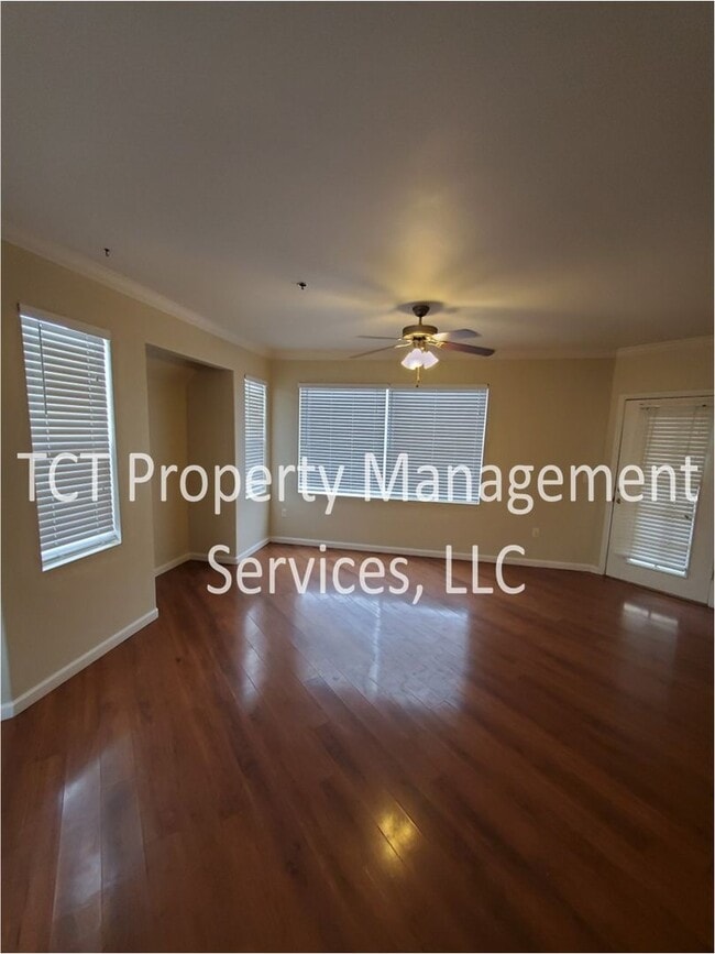 Building Photo - 2 bed/2bath Nestled in the Gated community of Villa Real/Arpeggio.