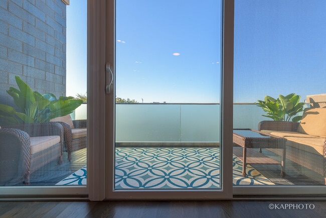 Building Photo - 1146 W Hubbard St