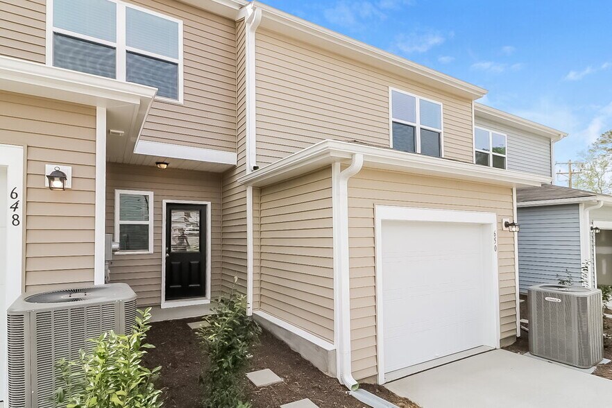 Building Photo - 650 Wendell Falls Pkwy