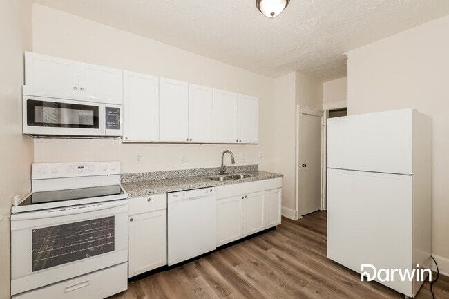 Building Photo - 1106 N Oakland Ave