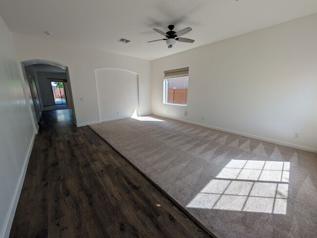 Building Photo - 4 bedroom 2 Bathroom Cooper Commons Home