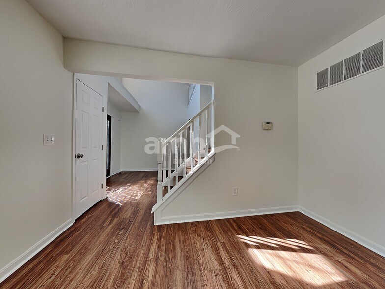 Building Photo - 4498 Megan Danielle Dr