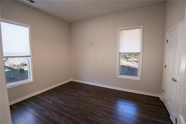 Building Photo - 965 Harwell St NW