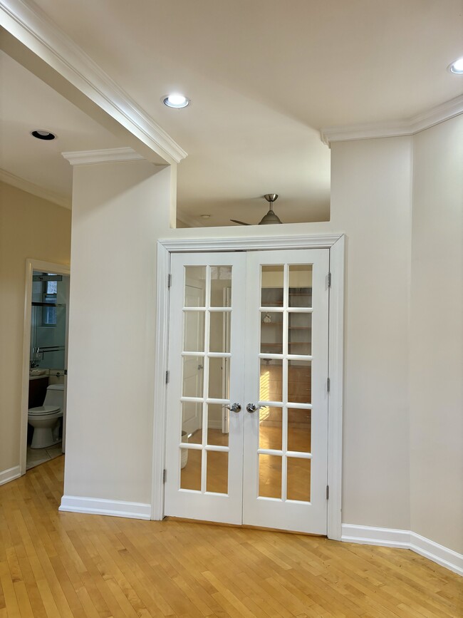 Detailed molding ceilings - 1618 S Washtenaw Ave